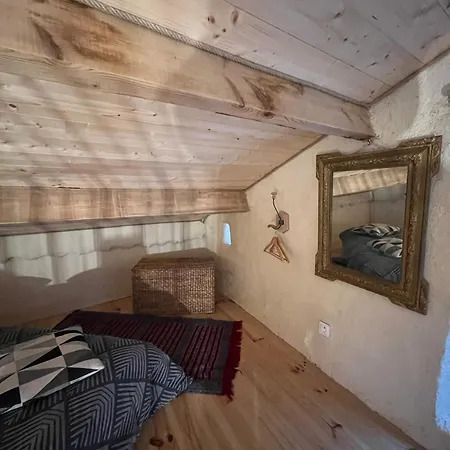 La Du Cantou Bed & Breakfast *